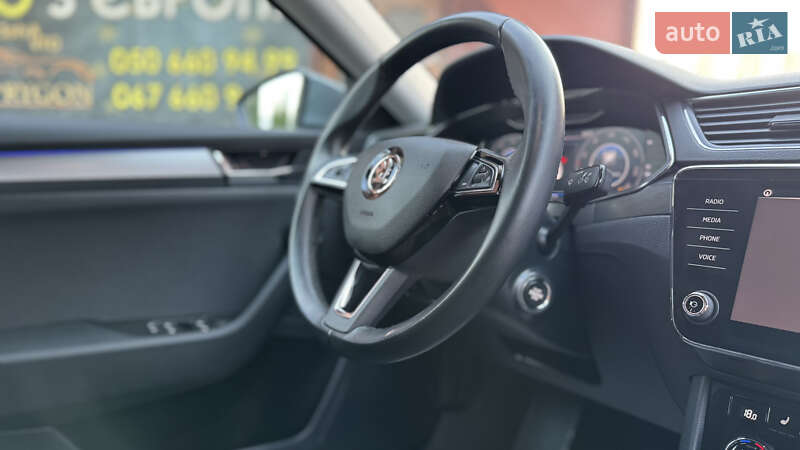 Лифтбек Skoda Superb 2019 в Сваляве
