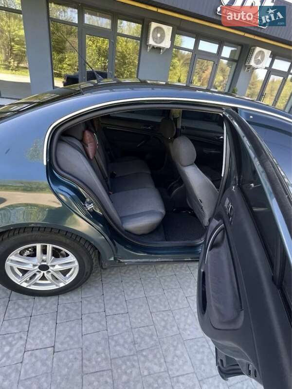 Лифтбек Skoda Superb 2004 в Новояворовске