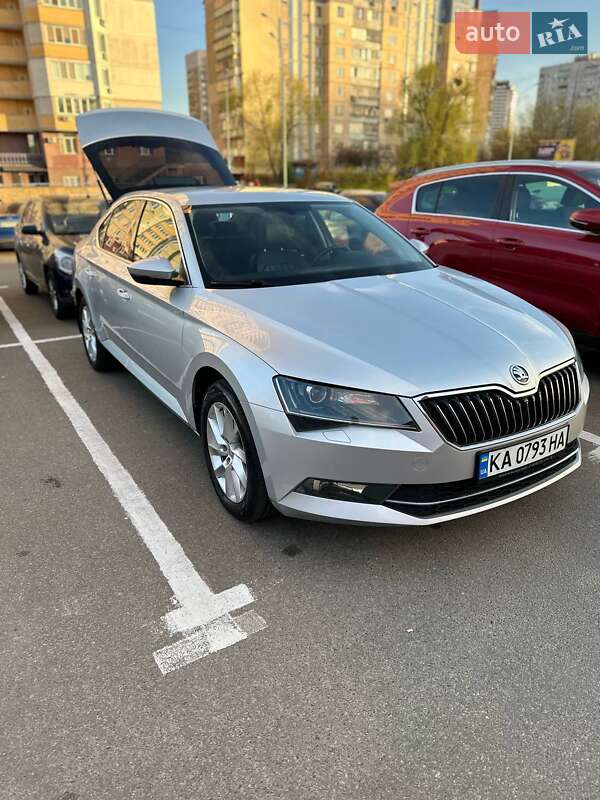 Лифтбек Skoda Superb 2018 в Киеве