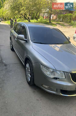 Лифтбек Skoda Superb 2009 в 