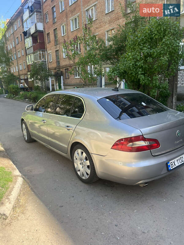Лифтбек Skoda Superb 2009 в Хмельницком