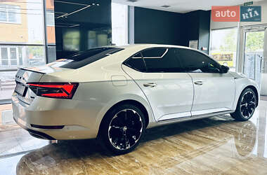 Лифтбек Skoda Superb 2023 в 