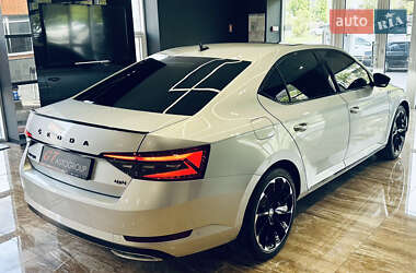 Лифтбек Skoda Superb 2023 в 