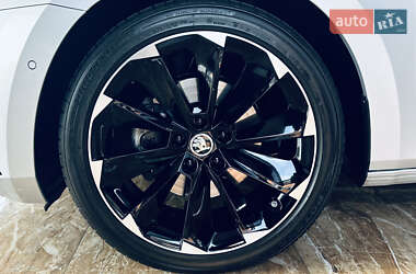 Лифтбек Skoda Superb 2023 в 