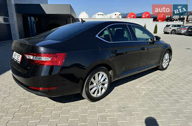 Ліфтбек Skoda Superb 2020 в 