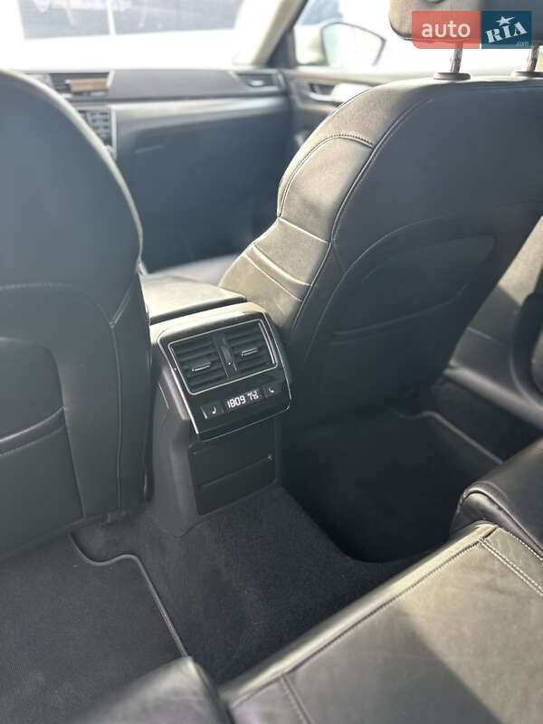 Універсал Skoda Superb 2017 в Львові
