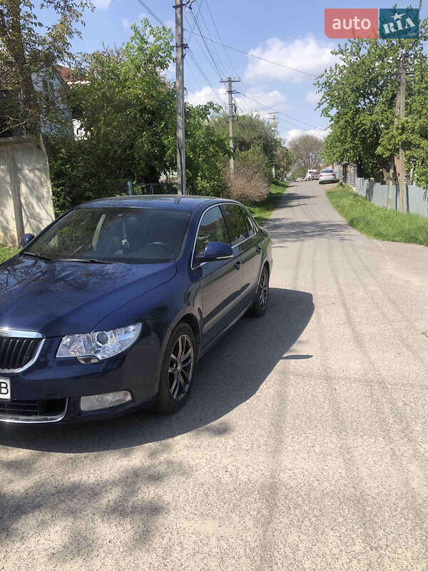 Лифтбек Skoda Superb 2011 в Львове