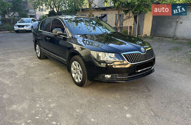 Лифтбек Skoda Superb 2013 в 