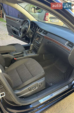 Лифтбек Skoda Superb 2013 в 