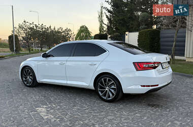 Ліфтбек Skoda Superb 2015 в 