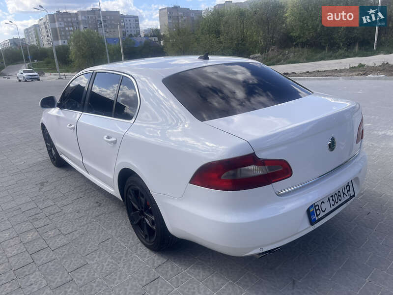 Лифтбек Skoda Superb 2013 в Львове