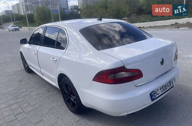 Лифтбек Skoda Superb 2013 в 