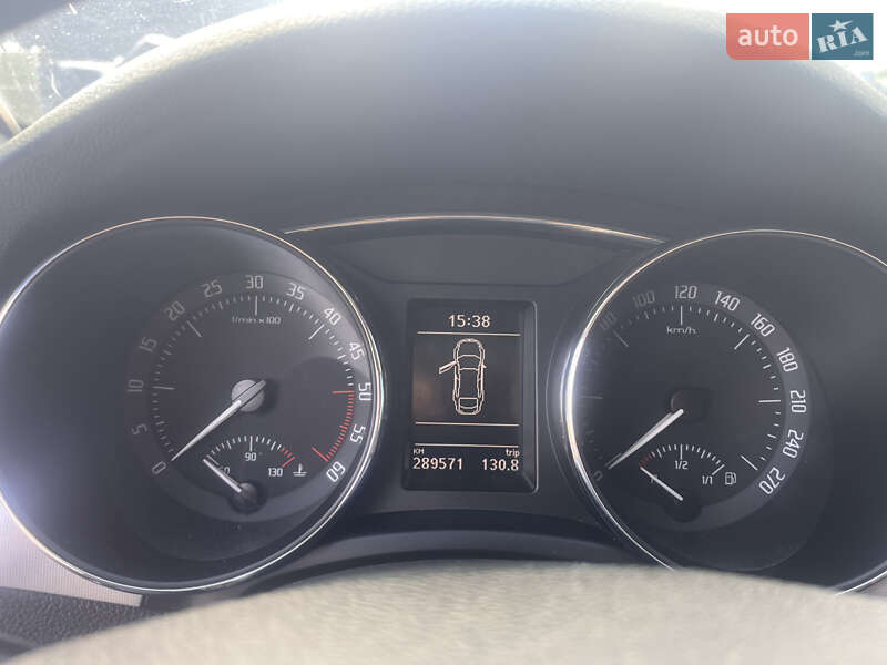 Лифтбек Skoda Superb 2013 в Львове