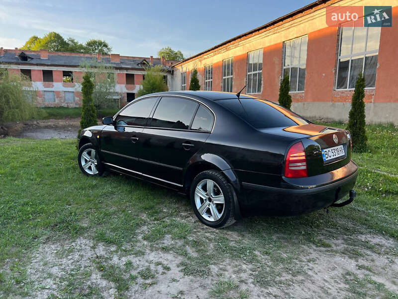 Лифтбек Skoda Superb 2006 в Дрогобыче