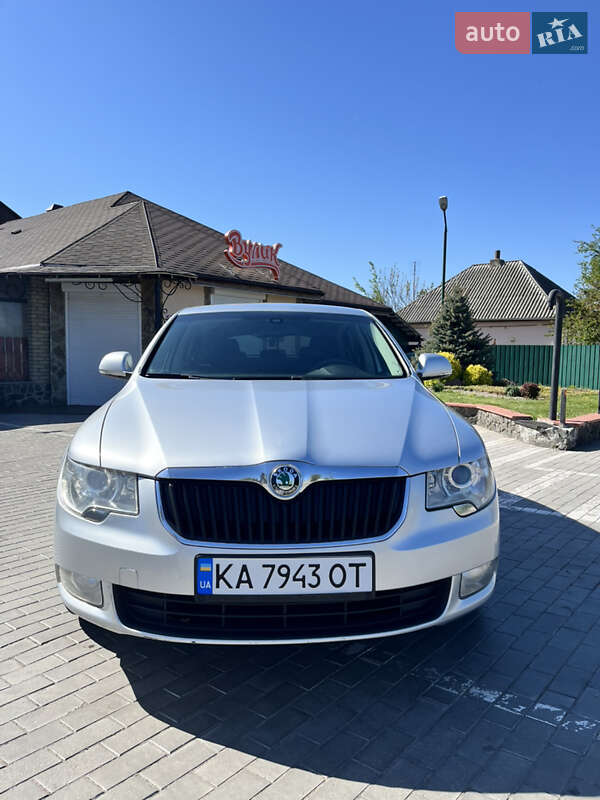 Skoda Superb 2011