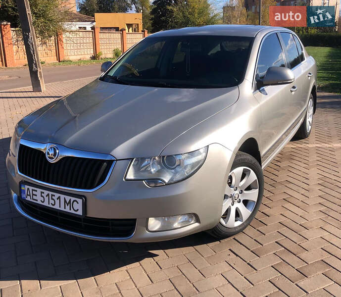 Лифтбек Skoda Superb 2012 в Кривом Роге