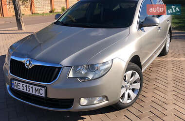Лифтбек Skoda Superb 2012 в 