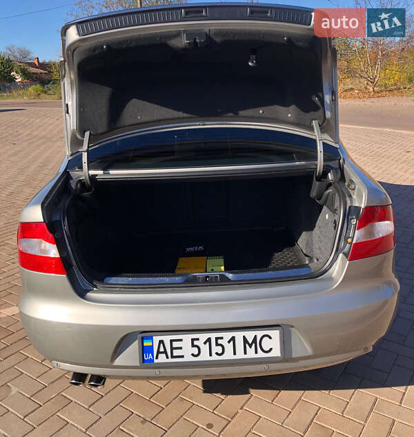 Лифтбек Skoda Superb 2012 в Кривом Роге