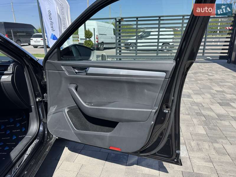 Універсал Skoda Superb 2018 в Рівному