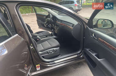 Лифтбек Skoda Superb 2013 в 