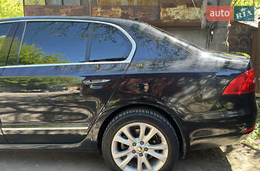 Лифтбек Skoda Superb 2014 в 