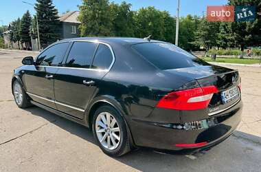 Лифтбек Skoda Superb 2013 в 