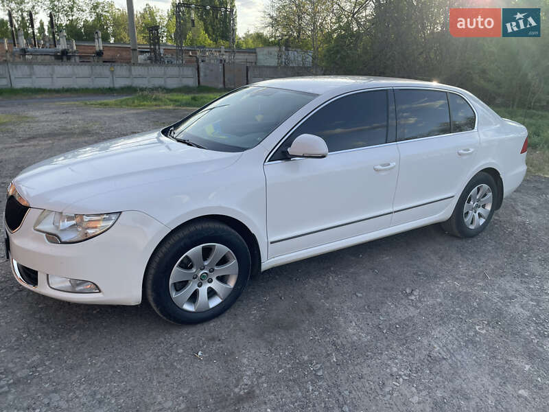 Skoda Superb 2012 Skoda Superb 2012