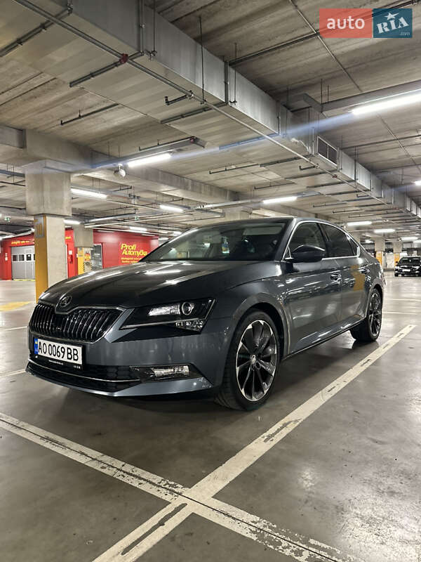 Лифтбек Skoda Superb 2017 в Мукачево
