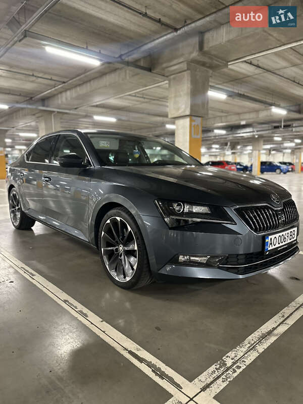 Лифтбек Skoda Superb 2017 в Мукачево