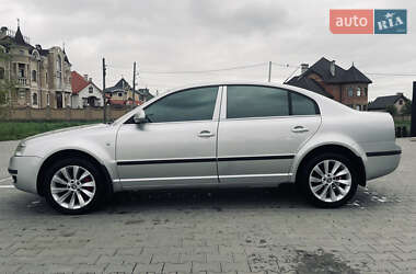 Лифтбек Skoda Superb 2006 в Черновцах