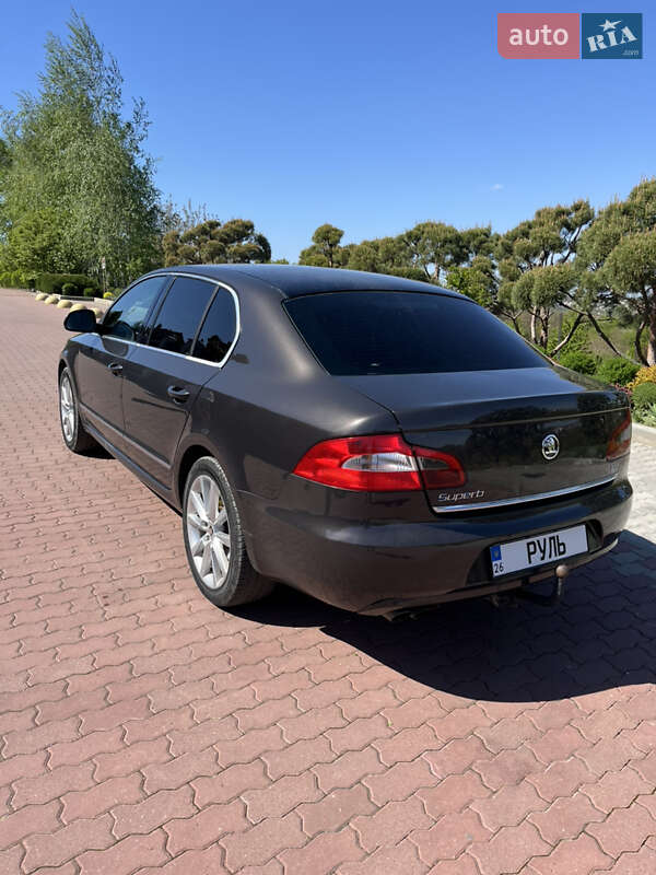 Ліфтбек Skoda Superb 2009 в Чернівцях