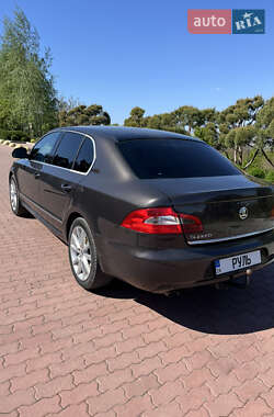 Лифтбек Skoda Superb 2009 в 