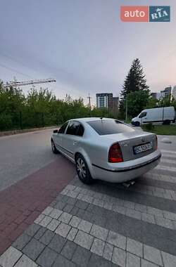 Лифтбек Skoda Superb 2003 в 
