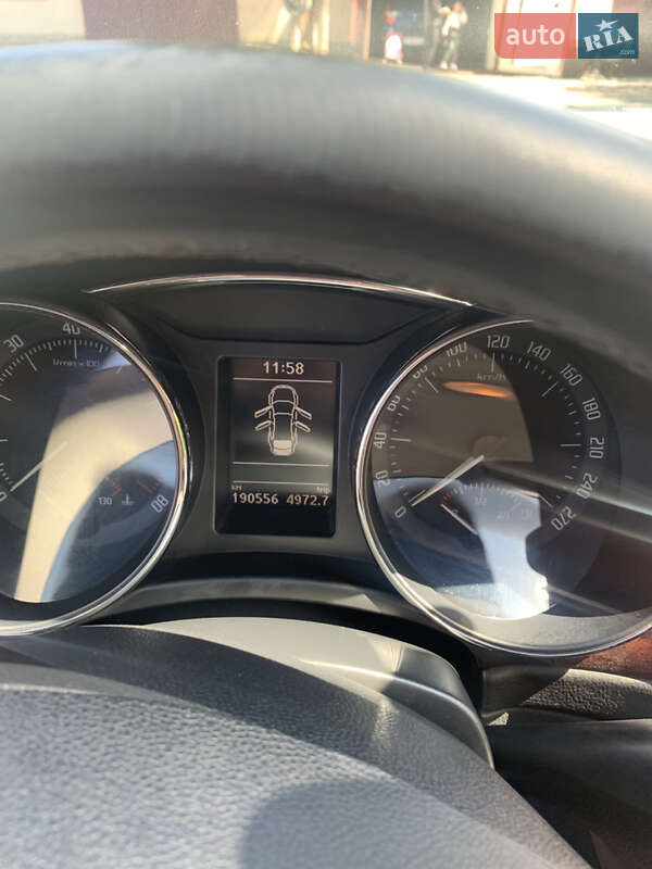 Лифтбек Skoda Superb 2012 в Кривом Роге