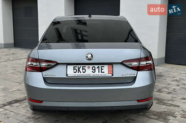 Лифтбек Skoda Superb 2016 в 