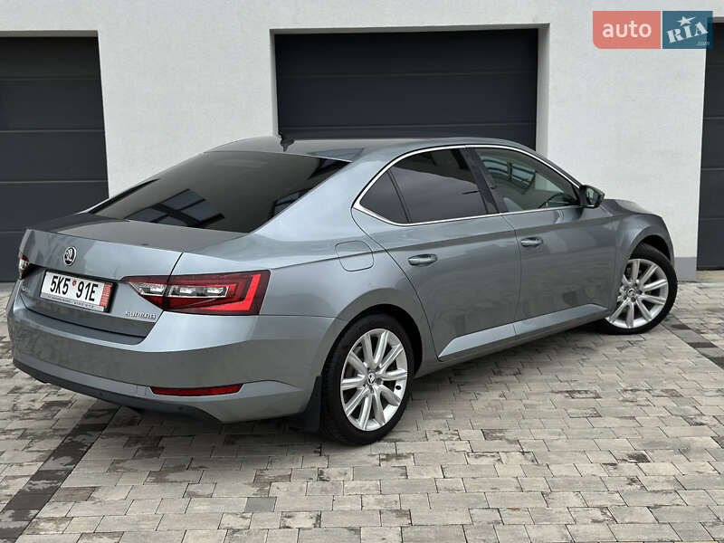 Лифтбек Skoda Superb 2016 в Ужгороде