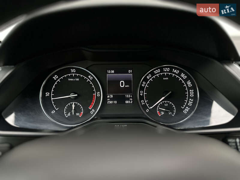 Лифтбек Skoda Superb 2016 в Ужгороде