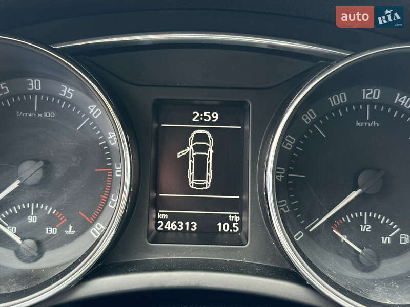 Универсал Skoda Superb 2015 в Ровно