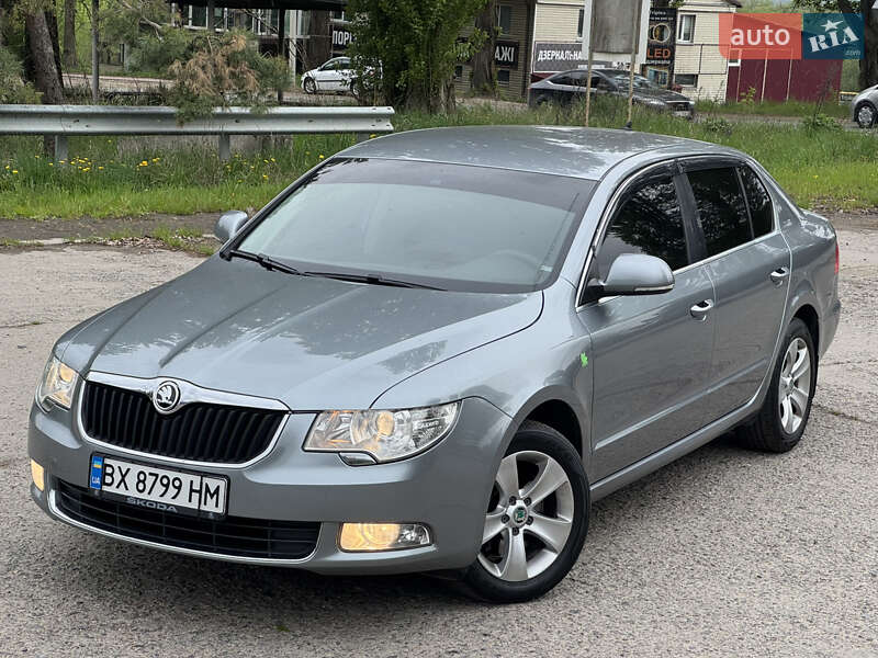 Лифтбек Skoda Superb 2011 в Хмельницком
