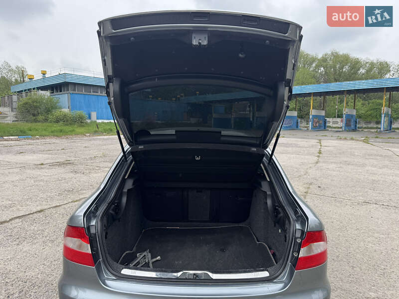 Лифтбек Skoda Superb 2011 в Хмельницком