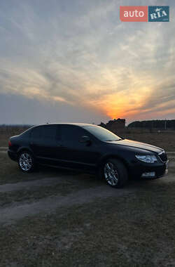 Лифтбек Skoda Superb 2012 в Жовкве
