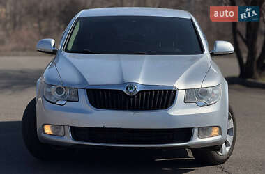 Лифтбек Skoda Superb 2012 в 