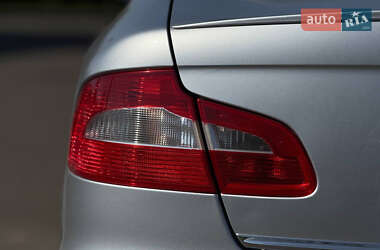 Лифтбек Skoda Superb 2012 в 