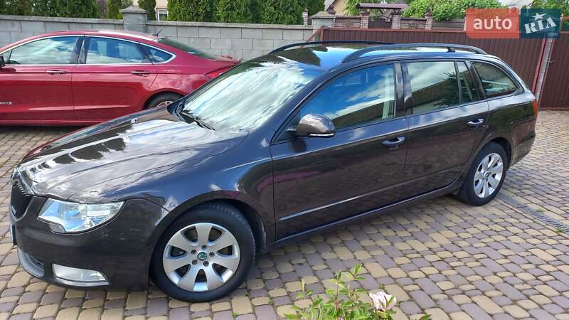 Універсал Skoda Superb 2011 в Рівному