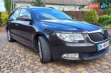 Универсал Skoda Superb 2011 в 