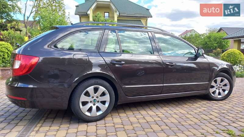 Універсал Skoda Superb 2011 в Рівному