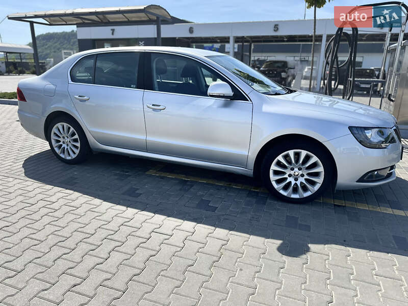 Ліфтбек Skoda Superb 2014 в Хусті