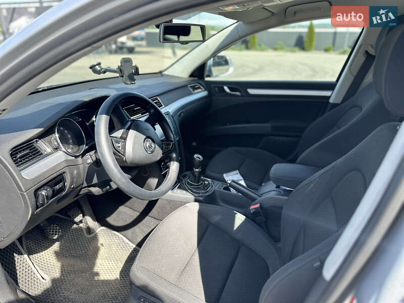 Ліфтбек Skoda Superb 2014 в Хусті