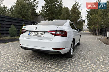 Лифтбек Skoda Superb 2019 в 
