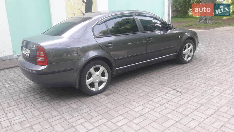 Ліфтбек Skoda Superb 2005 в Глухові